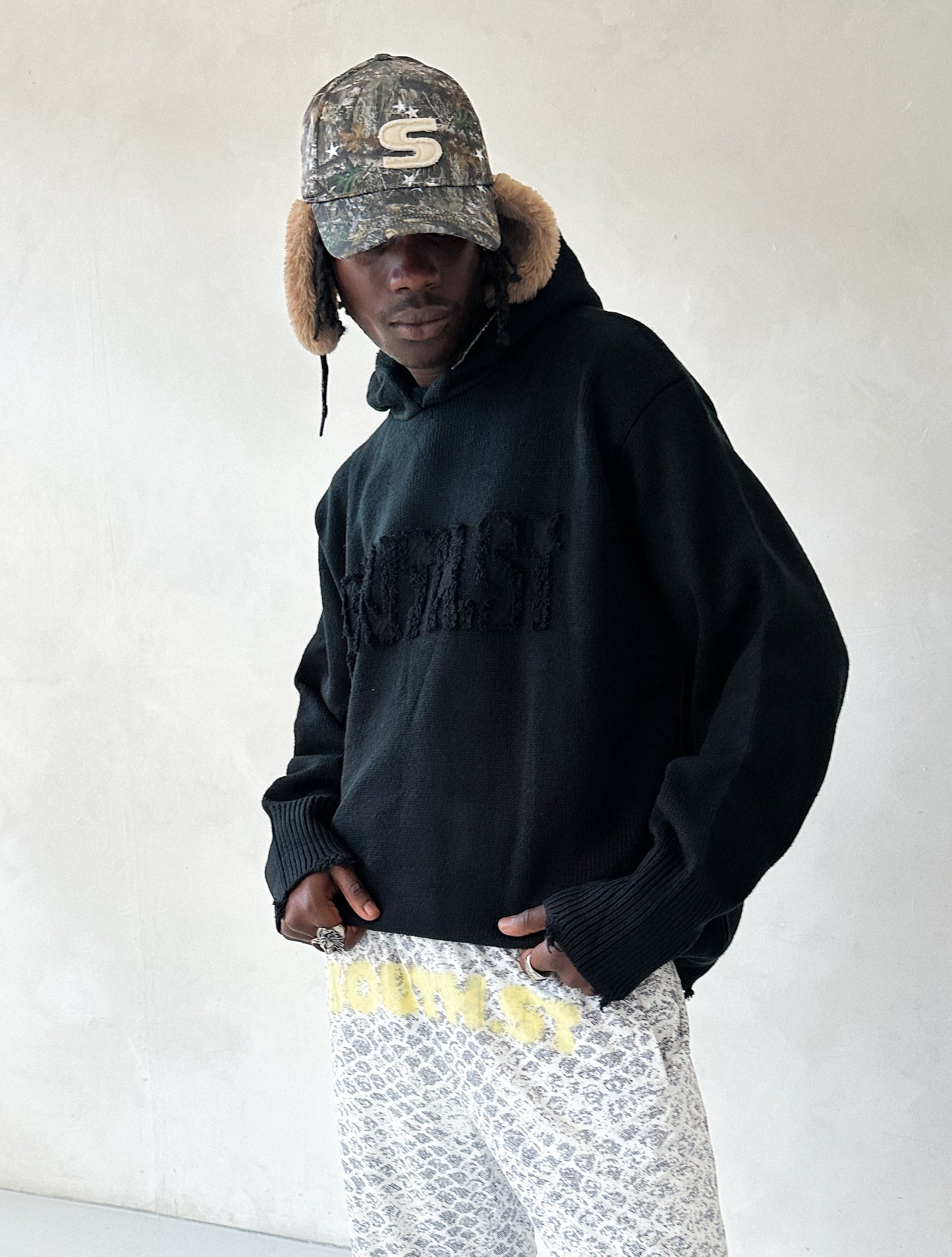 "UPLOAD" KNIT HOODY - Black