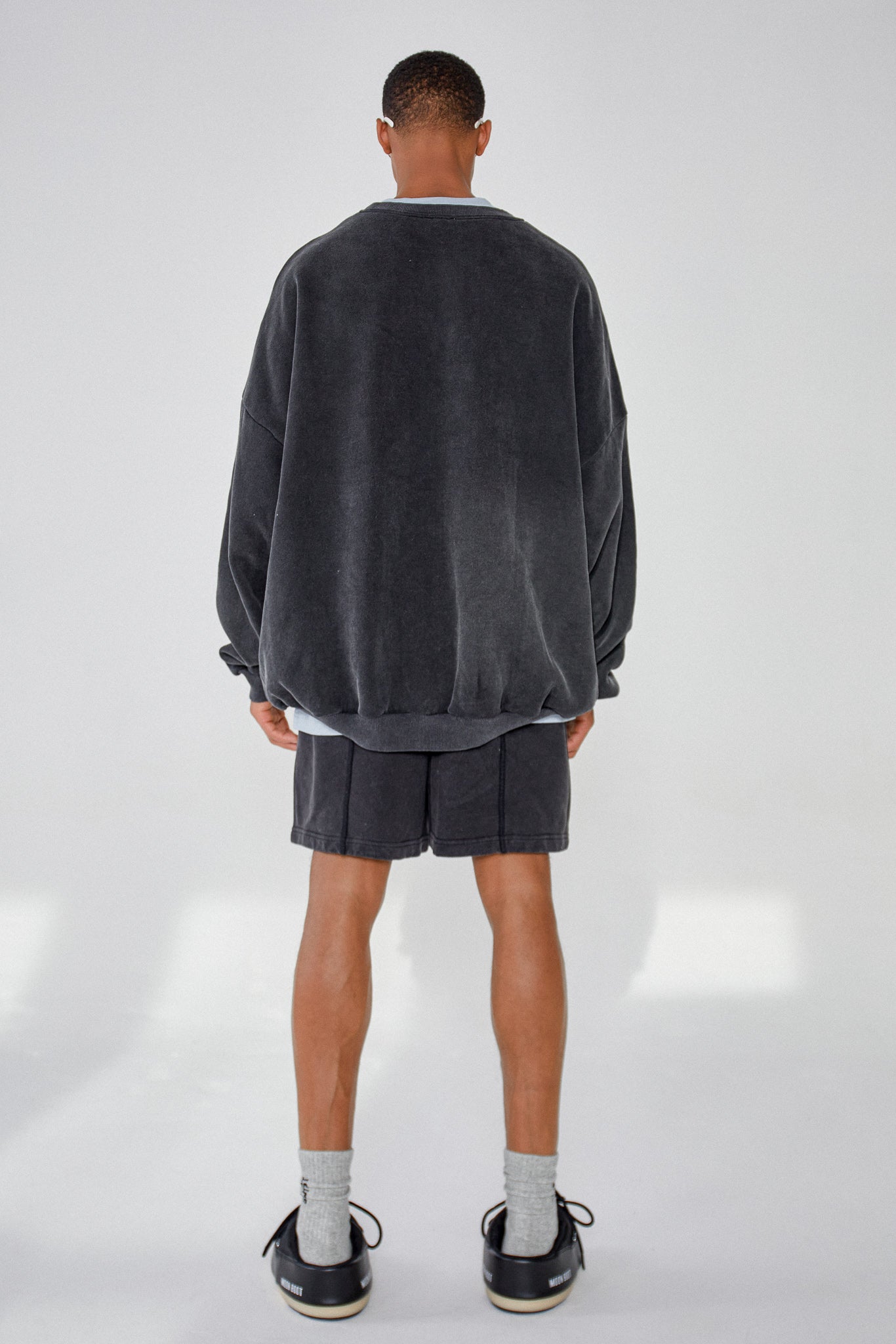 SUNDAY SWEATER - Washed Black