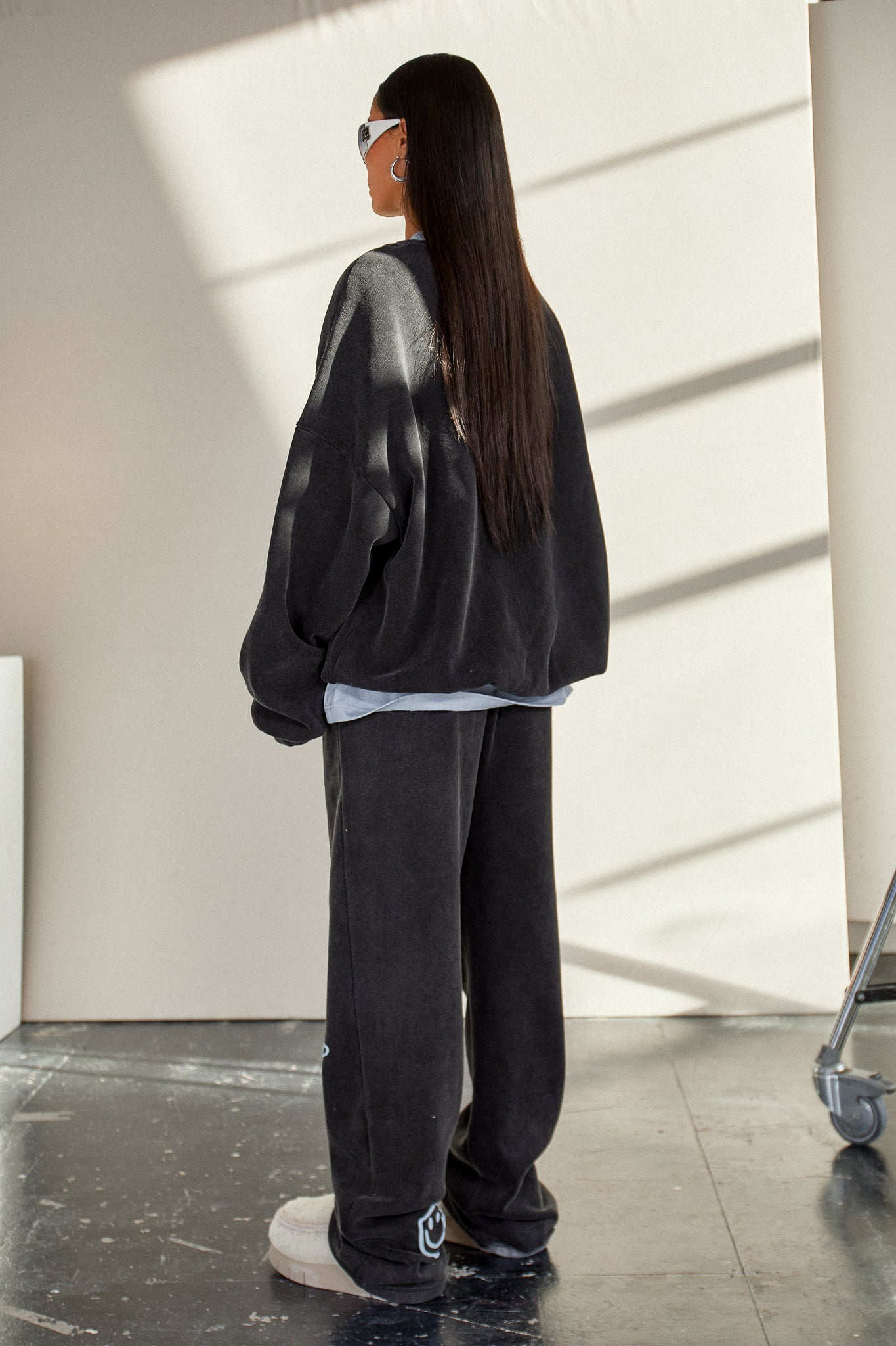SUNDAY SWEATER - Washed Black