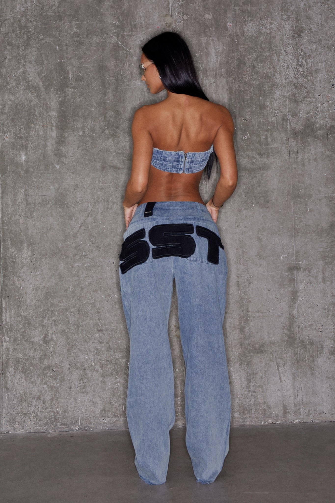 BACKSTAGE JEANS