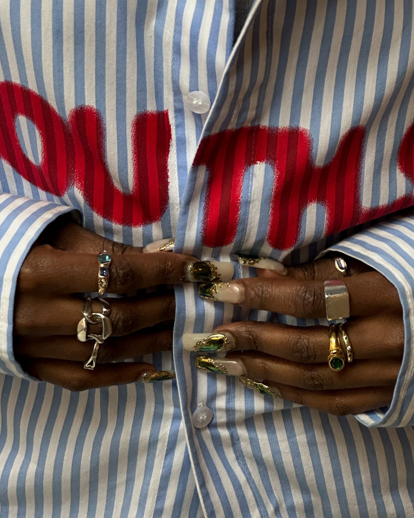PIN STRIPE LOGO SHIRT