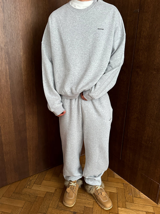 SIGNATURE SWEATSHIRT - Heather Grey