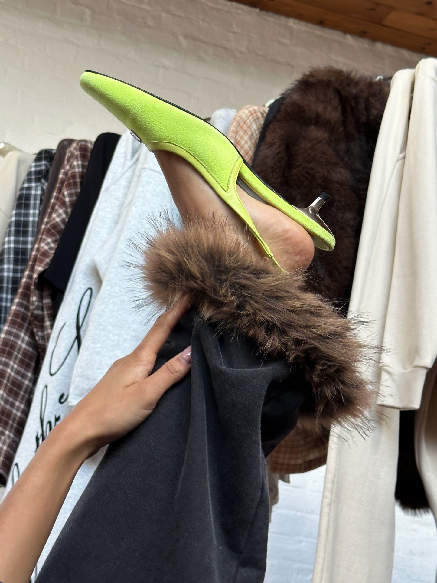 AW FAUX FUR TRIM SWEATPANTS