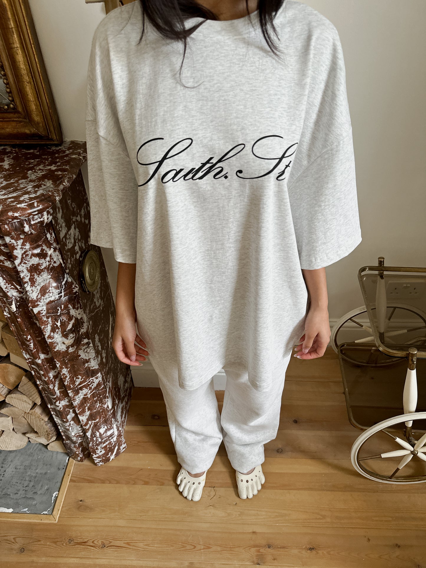 SIGNATURE TEE - Grey