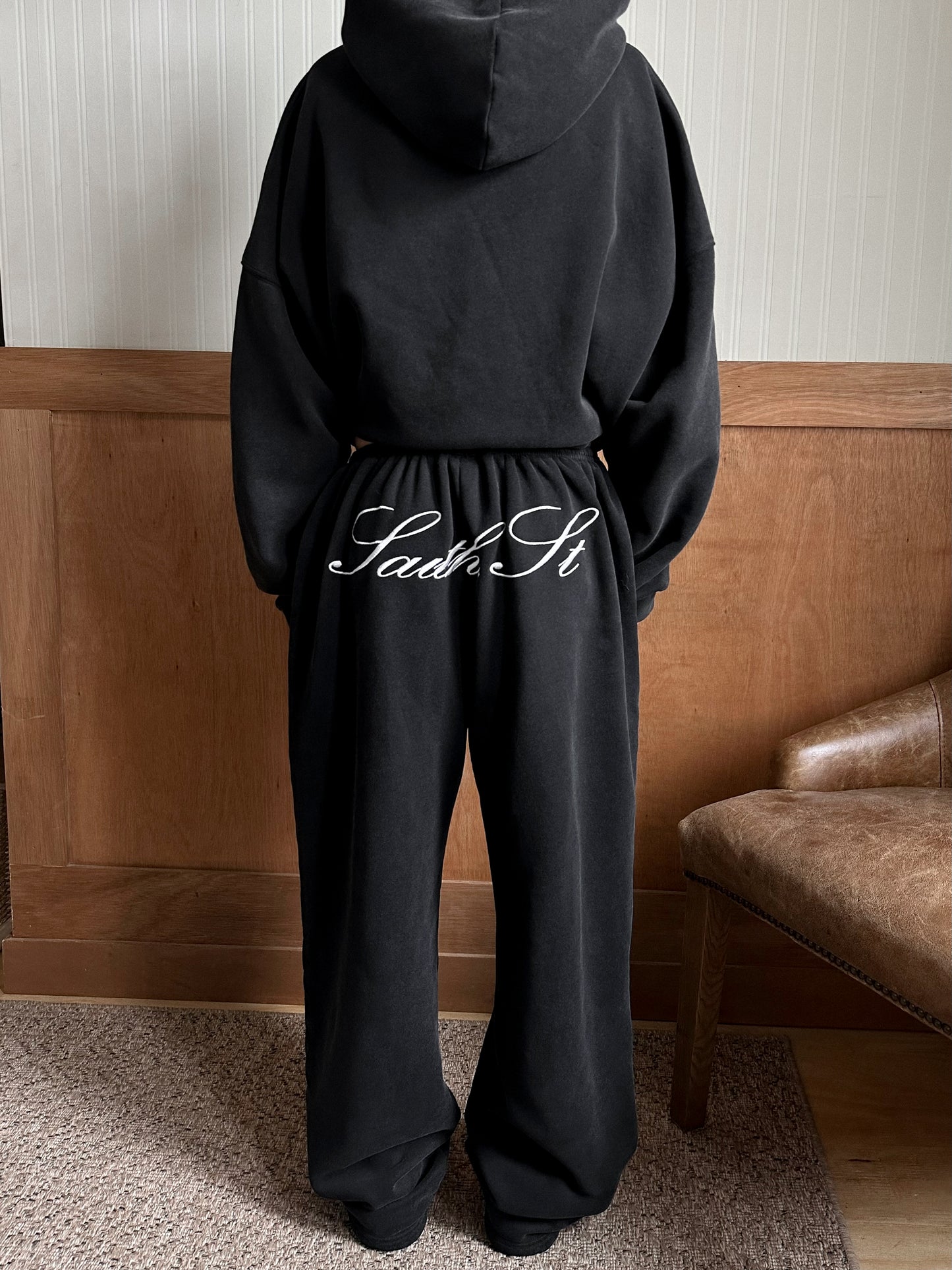 SST SCRIPT HOODY - Washed Black