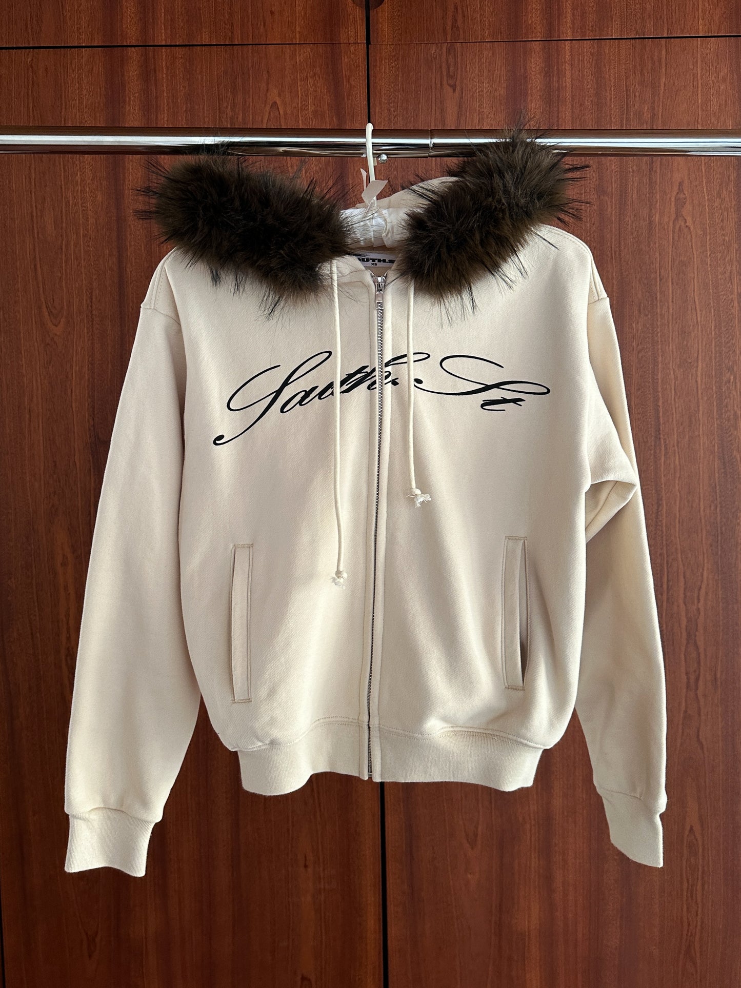 AW FUR TRIM SHRUNKEN HOODY