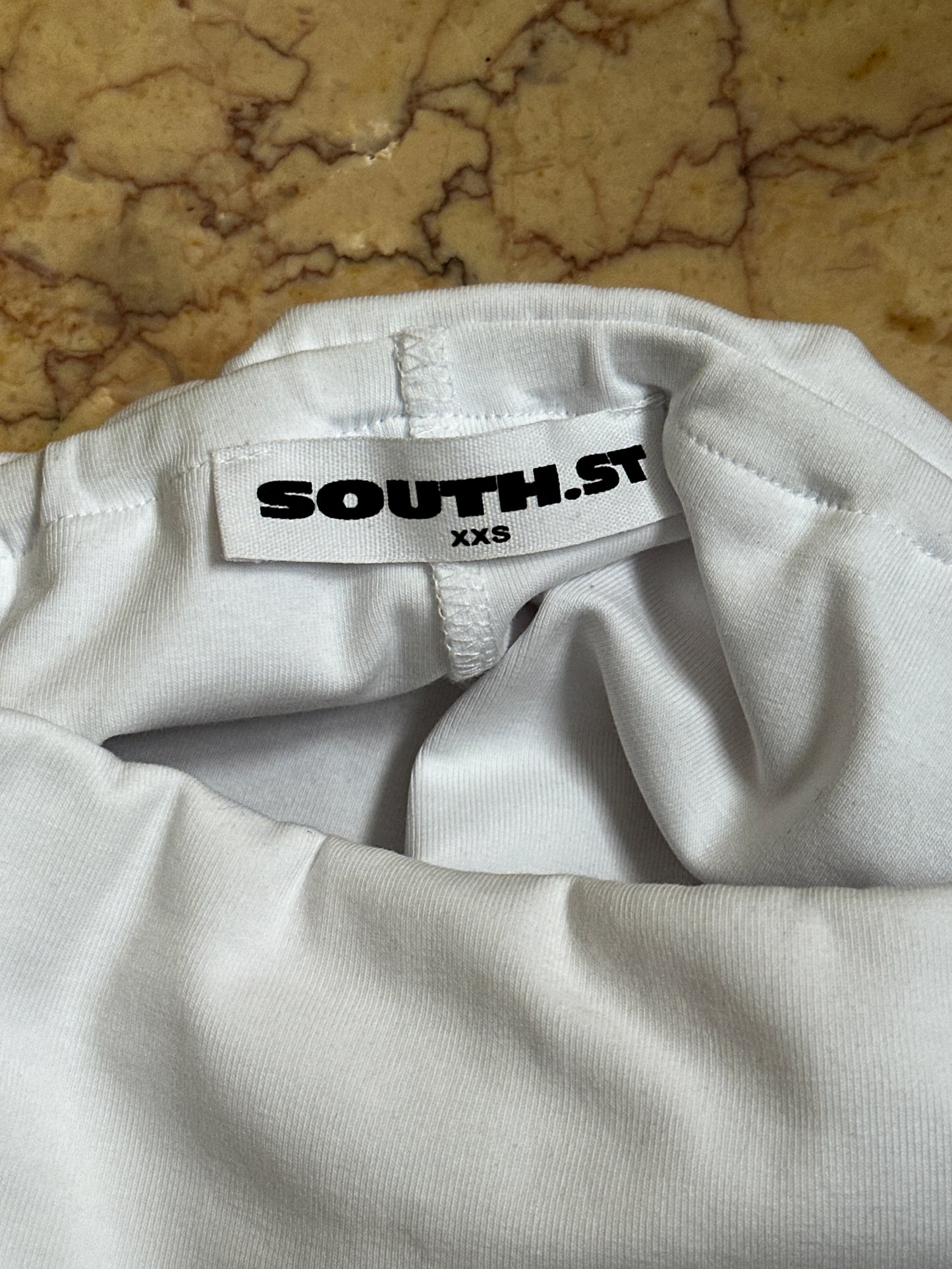 SOUTH SHORTS - White