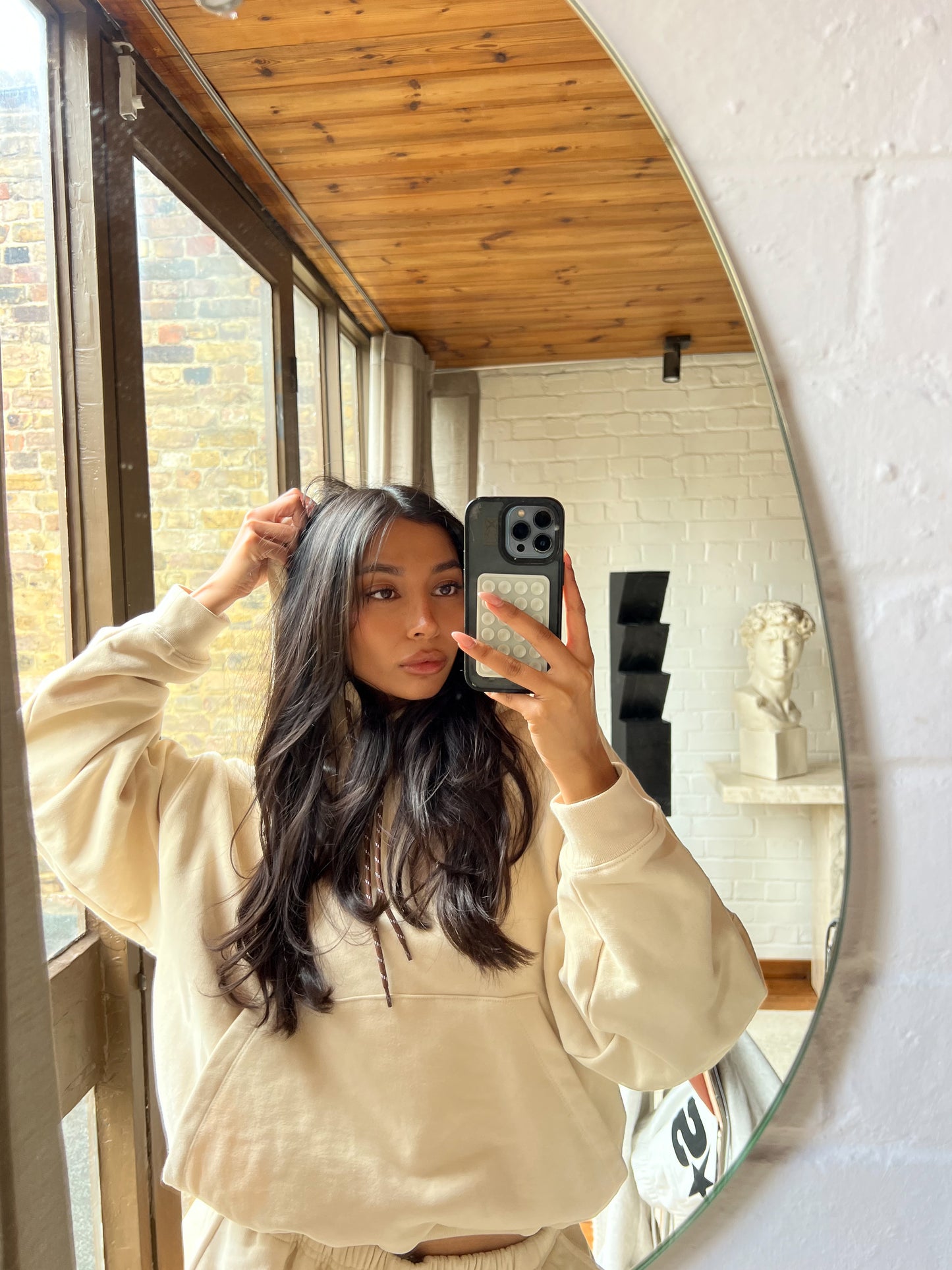 AW HEAVYWEIGHT HOODY