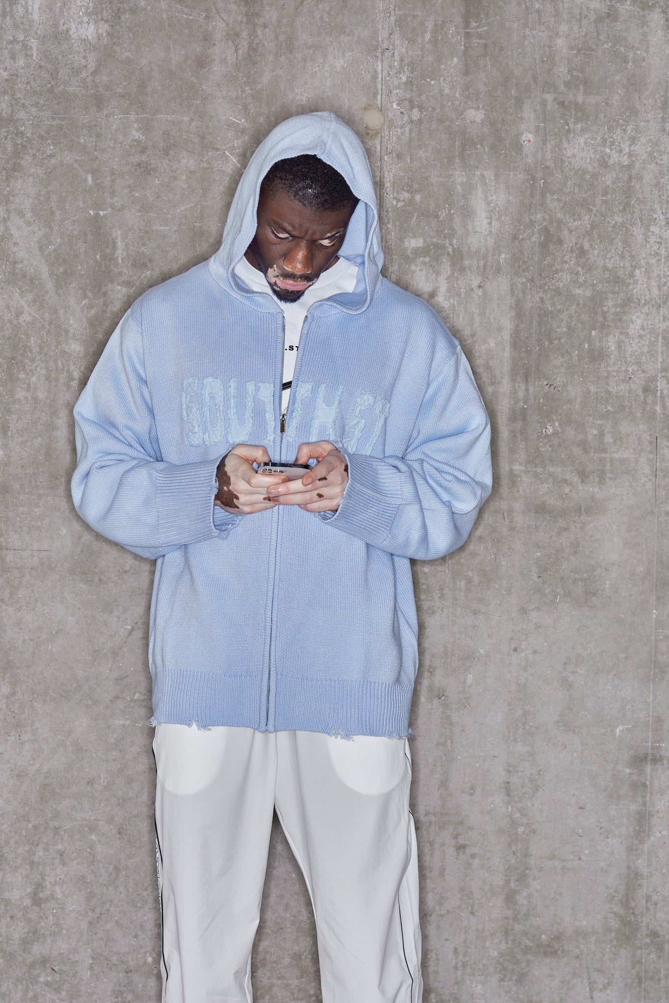 "UPLOAD" ZIP HOODY - Baby blue